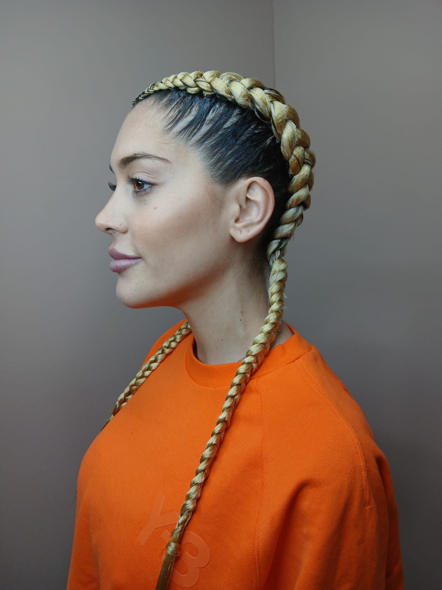 Trabajo real hecho en el salón Trenzas Babel