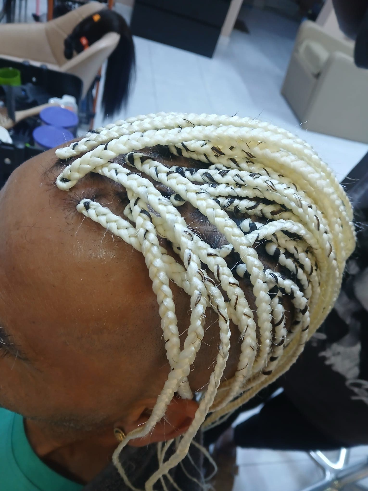 Trabajo real hecho en el salón Trenzas Babel